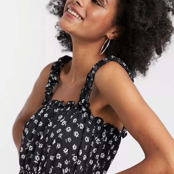 Topshop shirred jumpsuit in black floral - Picture 4 of 8